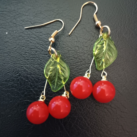 Jewelry - NWOT Cherry Dangle Earrings 🍒🍒Never Worn🍒🍒